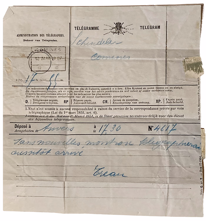 Télégramme de 1907, usé, informant que le bateau qu’a pris la famille Castelein vers le Canada n'est pas encore arrivé.