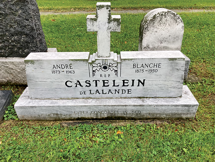 Photo actuelle de la pierre tombale, claire, d’André et Blanche Castelein de Lalande